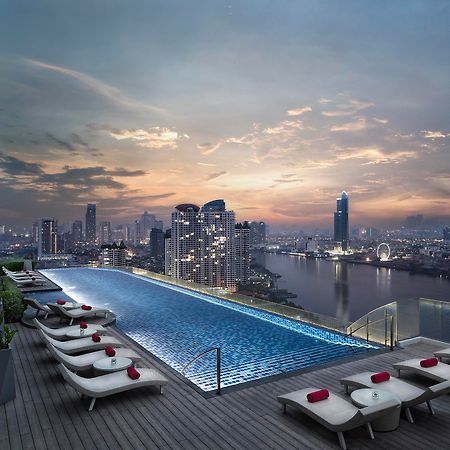 Avani Plus Riverside Bangkok Hotel Eksteriør billede The rooftop pool at U Sathorn