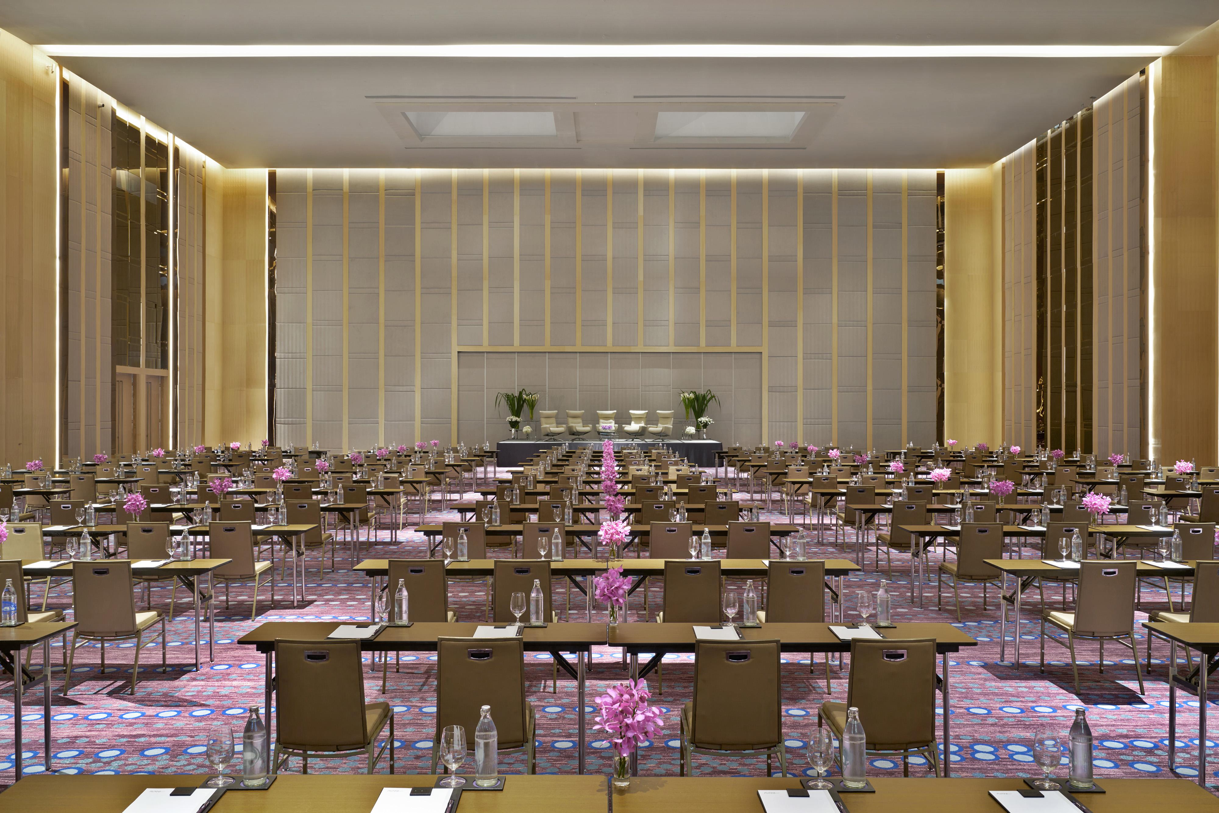 Avani Plus Riverside Bangkok Hotel Eksteriør billede The Grand Ballroom
