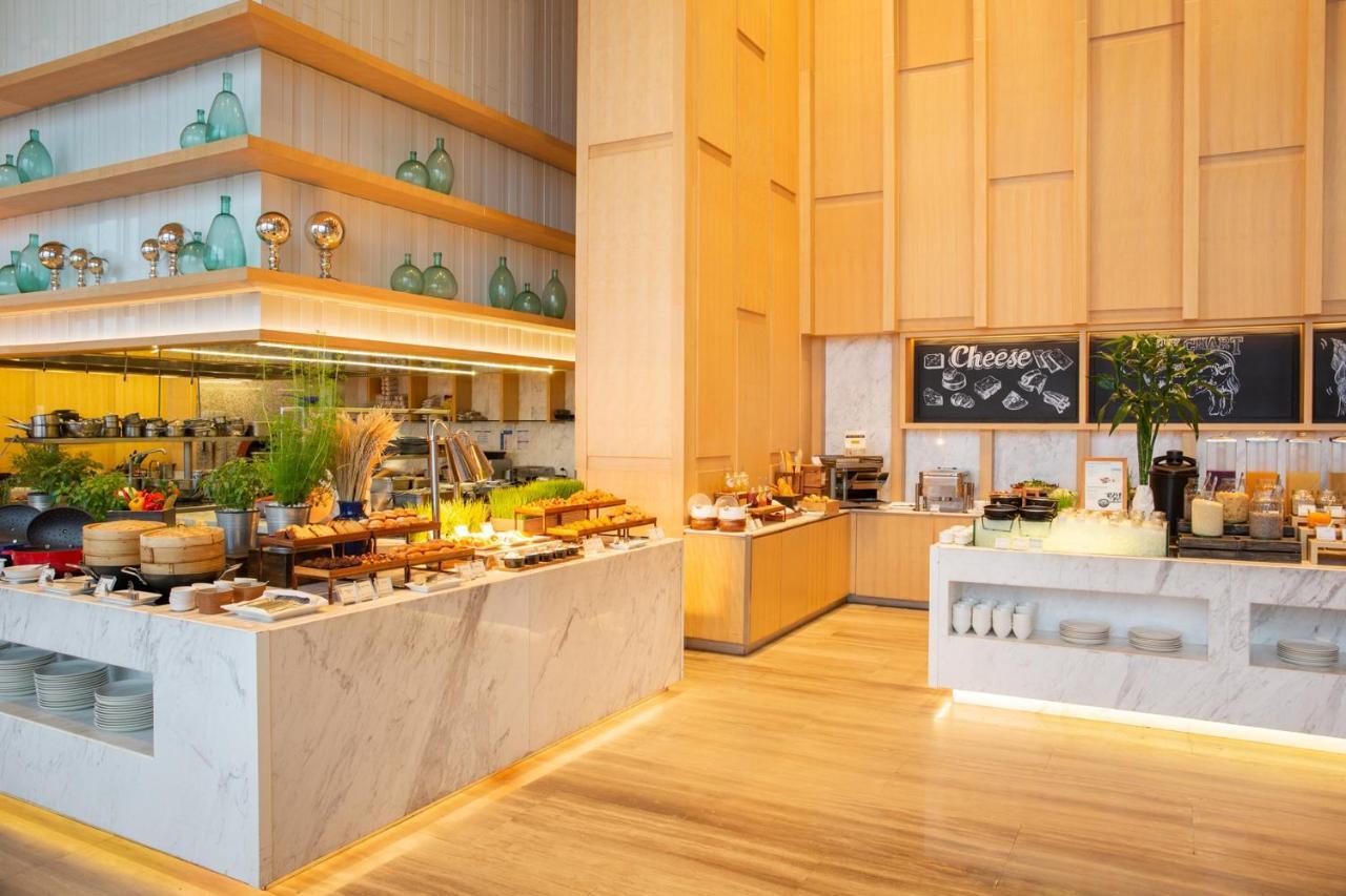 Avani Plus Riverside Bangkok Hotel Eksteriør billede The Kitchen