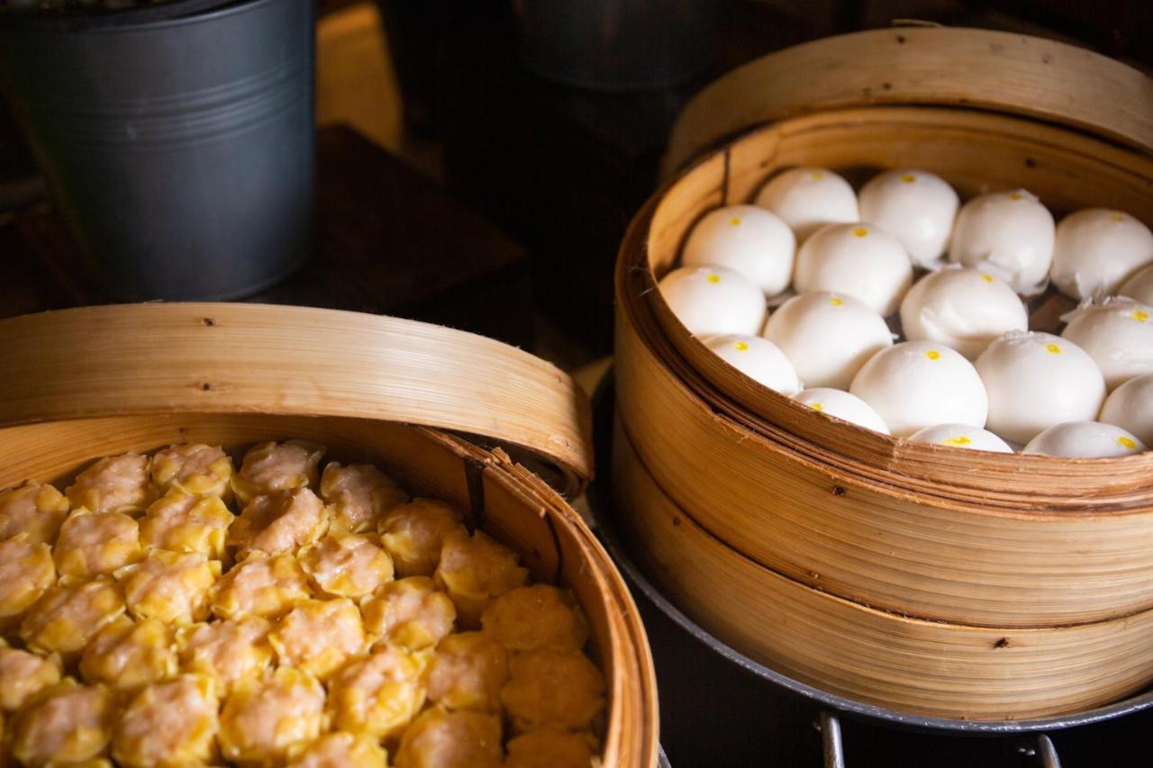 Avani Plus Riverside Bangkok Hotel Eksteriør billede Dim sum